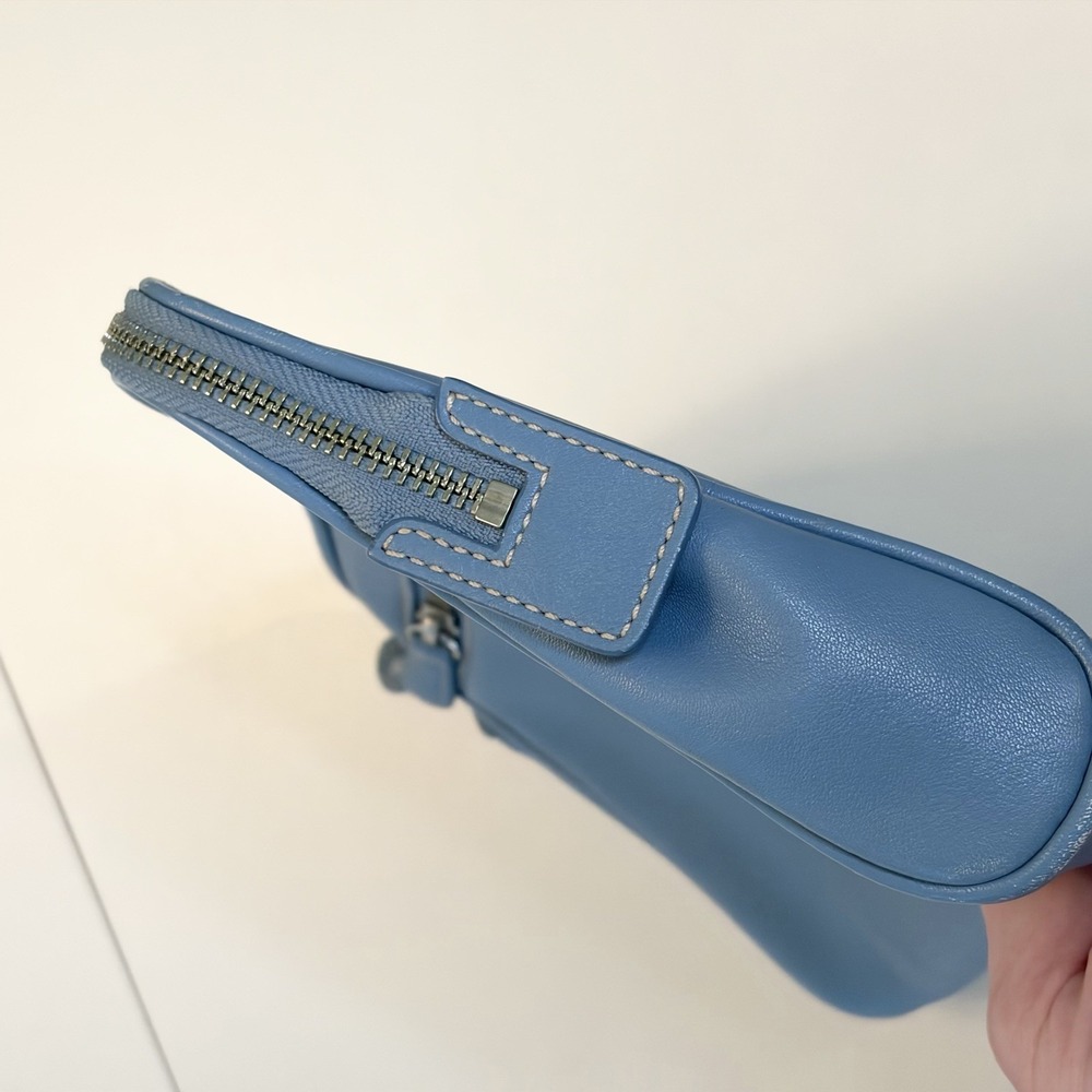 COACH Vintage BLUE LEATHER Bag COSMETIC Case POUCH Utility Bag Lined Zip Travel - Picture 5 of 11